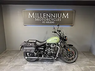 Used 2023 Royal Enfield Meteor 350 Green - Interior and Exterior details 13