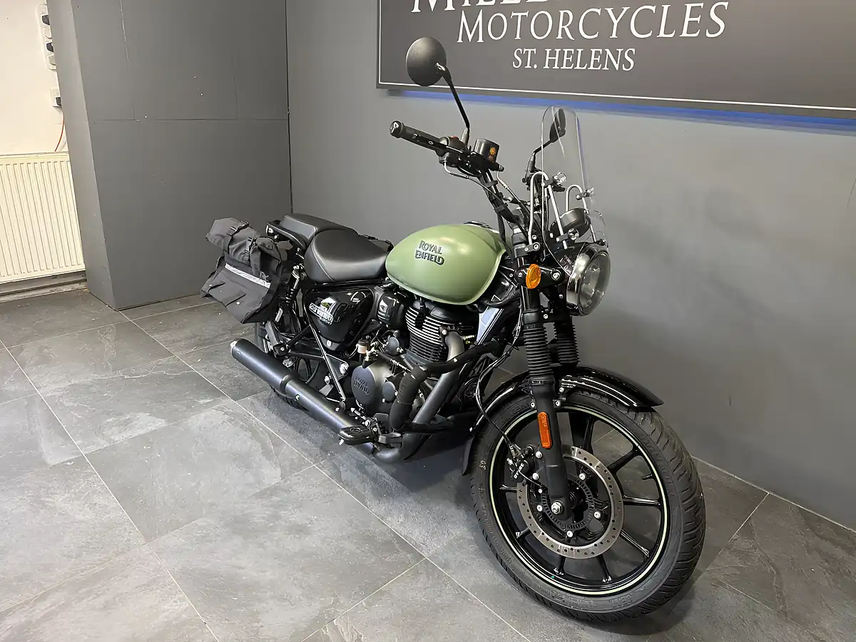 Used 2023 Royal Enfield Meteor 350 Green - Interior and Exterior details 2