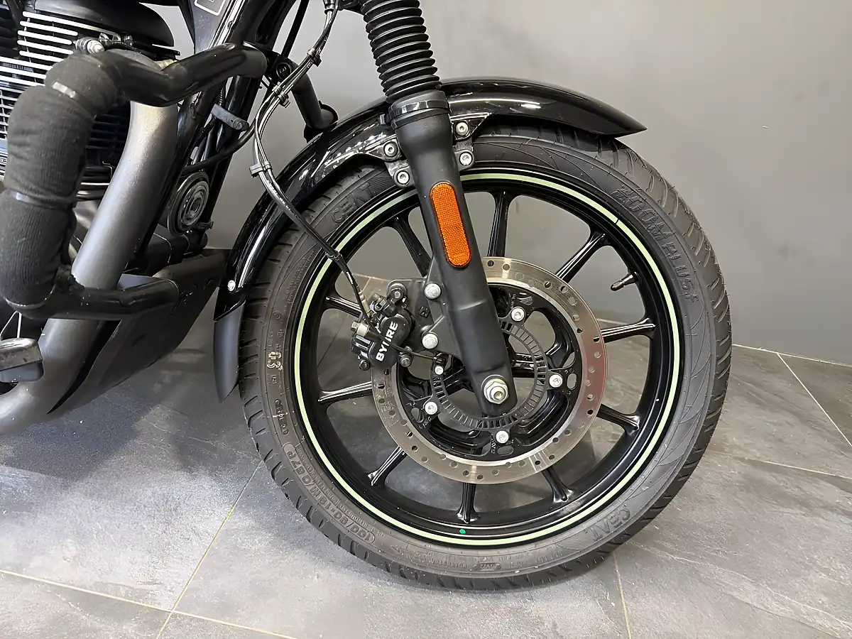 Used 2023 Royal Enfield Meteor 350 Green - Interior and Exterior details 4