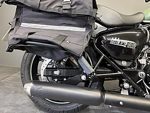 Used 2023 Royal Enfield Meteor 350 Green - Interior and Exterior details 5