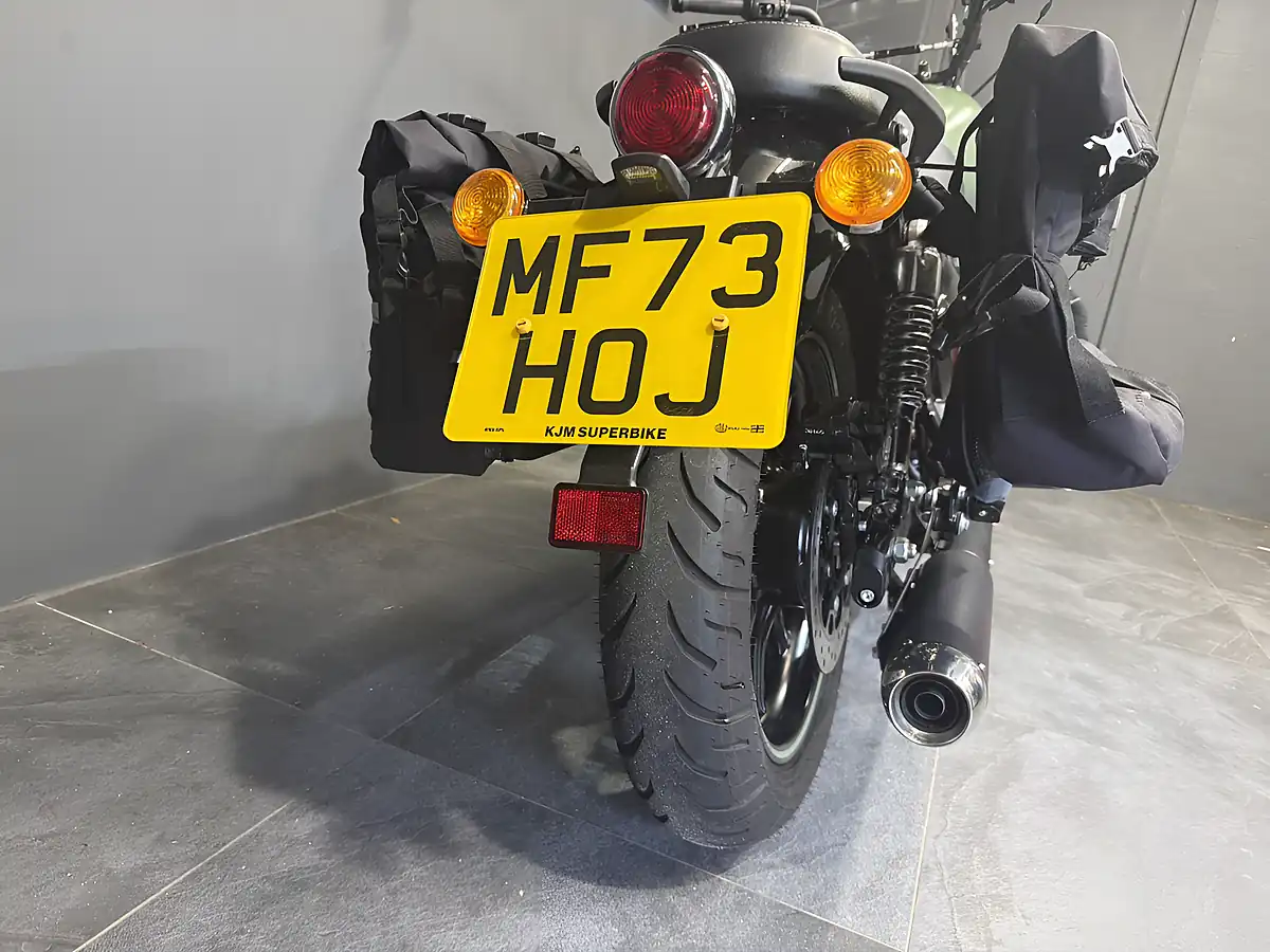 Used 2023 Royal Enfield Meteor 350 Green - Interior and Exterior details 6