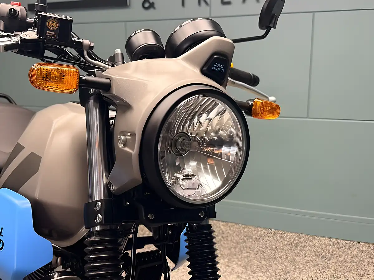 Used 2023 Royal Enfield Scram 411 Adventure Grey - Interior and Exterior details 11