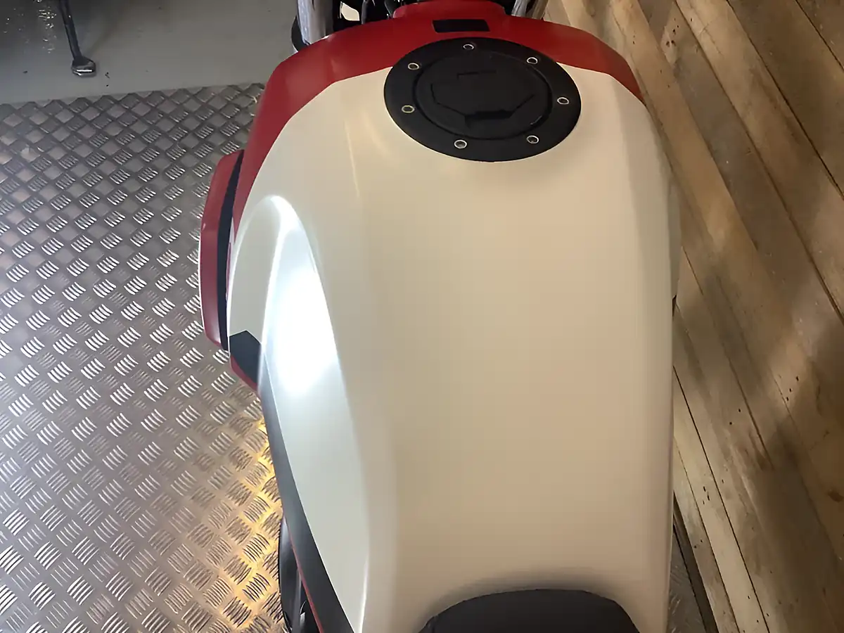 Used 2023 Royal Enfield Scram 411 White - Interior and Exterior details 10