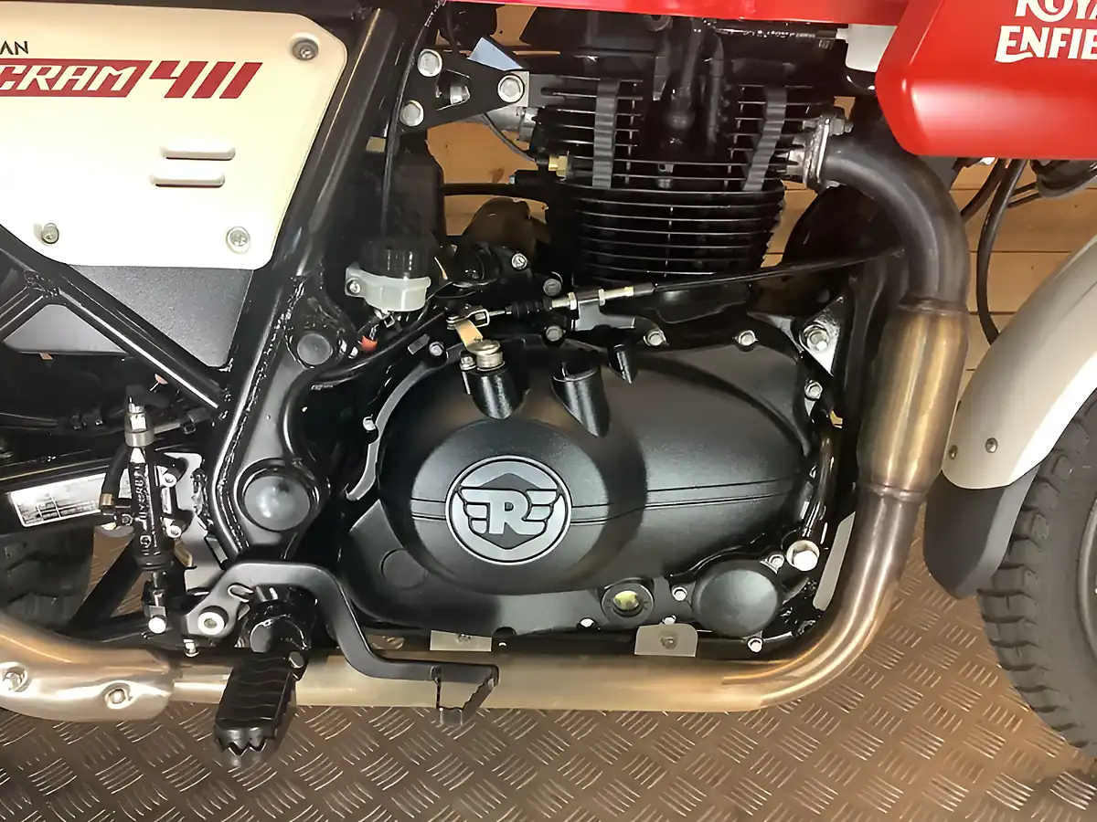 Used 2023 Royal Enfield Scram 411 White - Interior and Exterior details 15