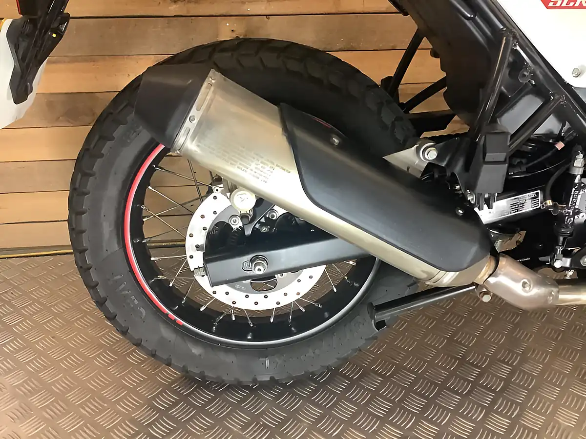 Used 2023 Royal Enfield Scram 411 White - Interior and Exterior details 19