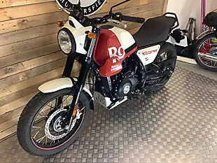 Used 2023 Royal Enfield Scram 411 White - Interior and Exterior details 3