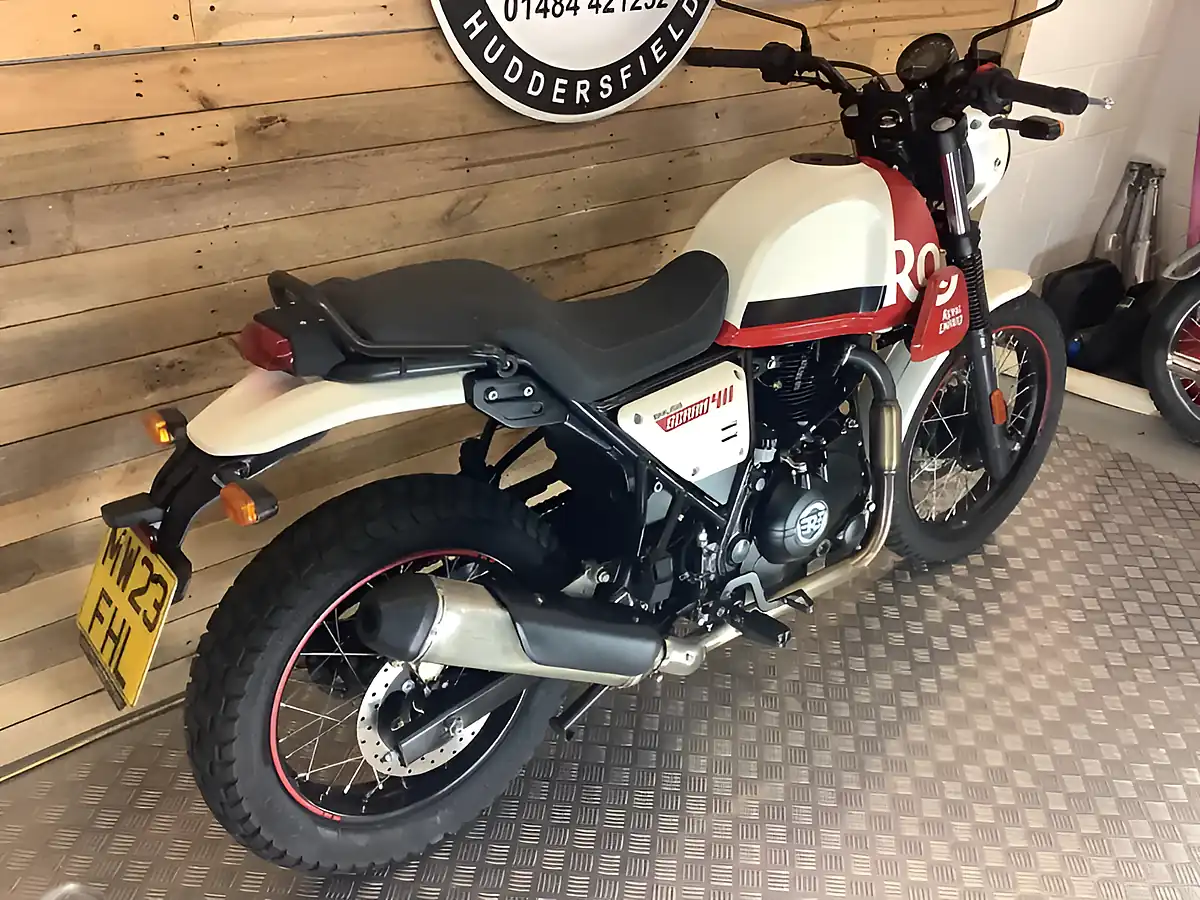 Used 2023 Royal Enfield Scram 411 White - Interior and Exterior details 4