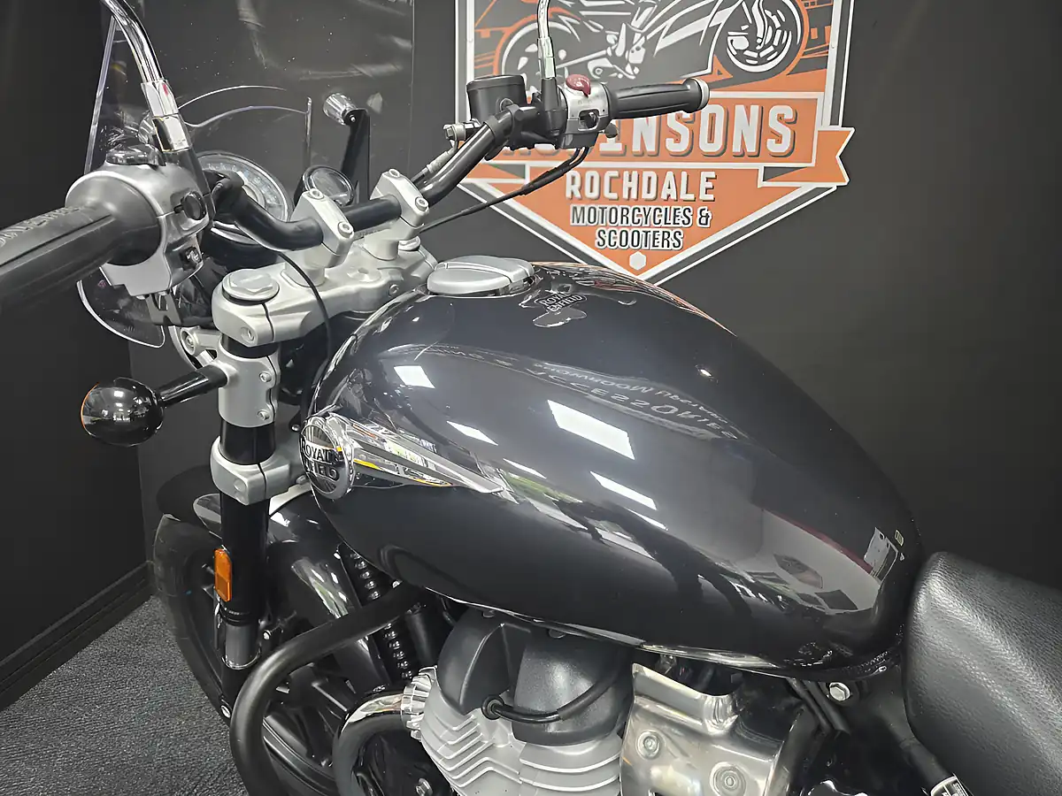 Used 2023 Royal Enfield Super Meteor 650 Black - Interior and Exterior details 12