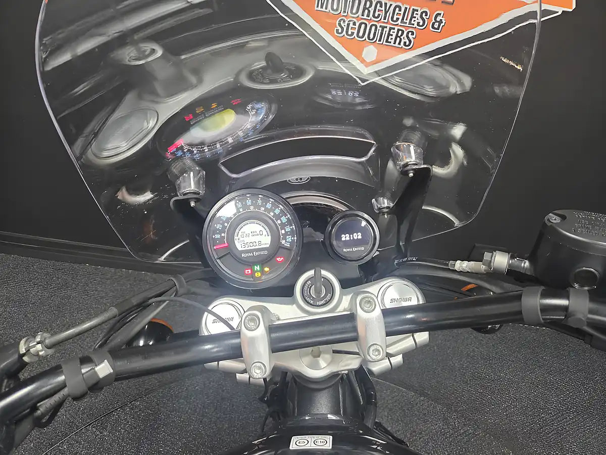 Used 2023 Royal Enfield Super Meteor 650 Black - Interior and Exterior details 14