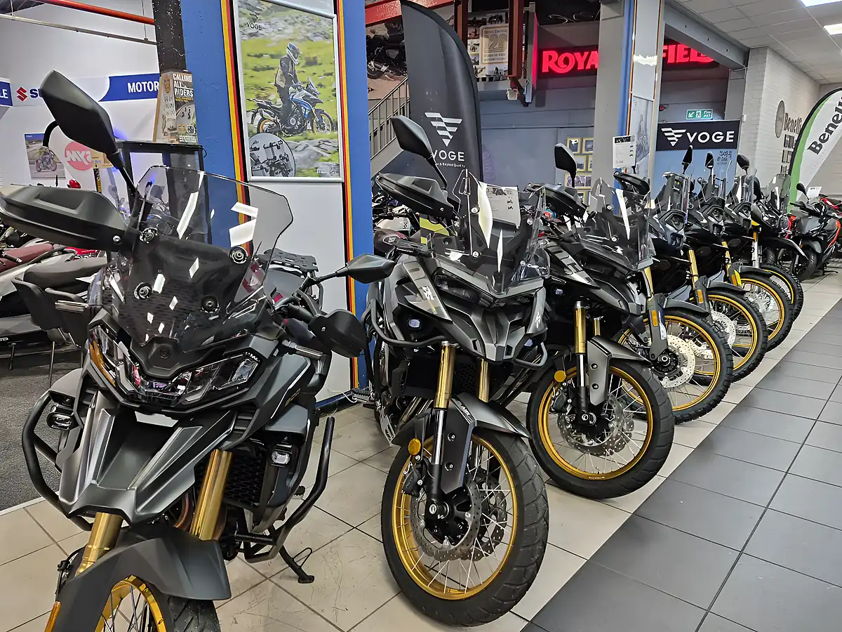 Used 2023 Royal Enfield Super Meteor 650 Black - Interior and Exterior details 16