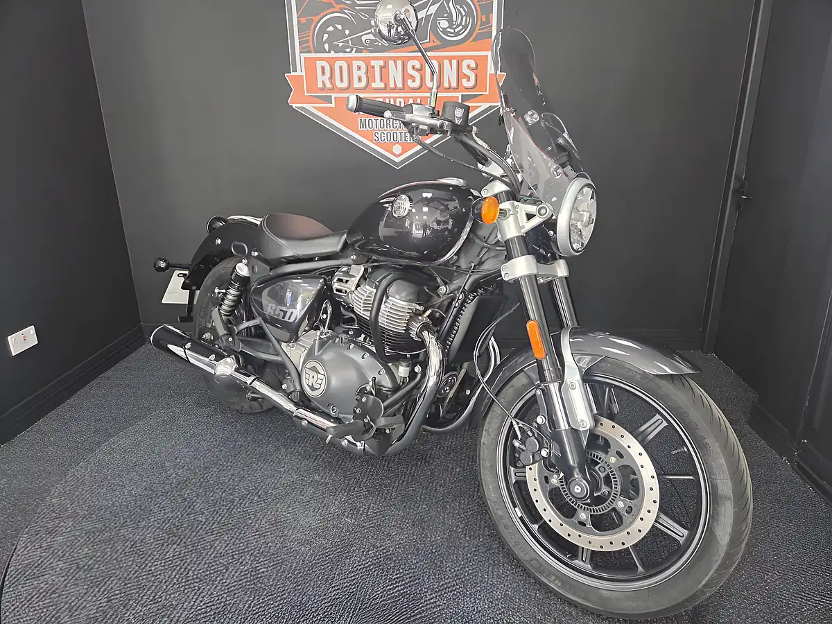 Used 2023 Royal Enfield Super Meteor 650 Black - Interior and Exterior details 6