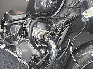 Used 2023 Royal Enfield Super Meteor 650 Black - Interior and Exterior details 8