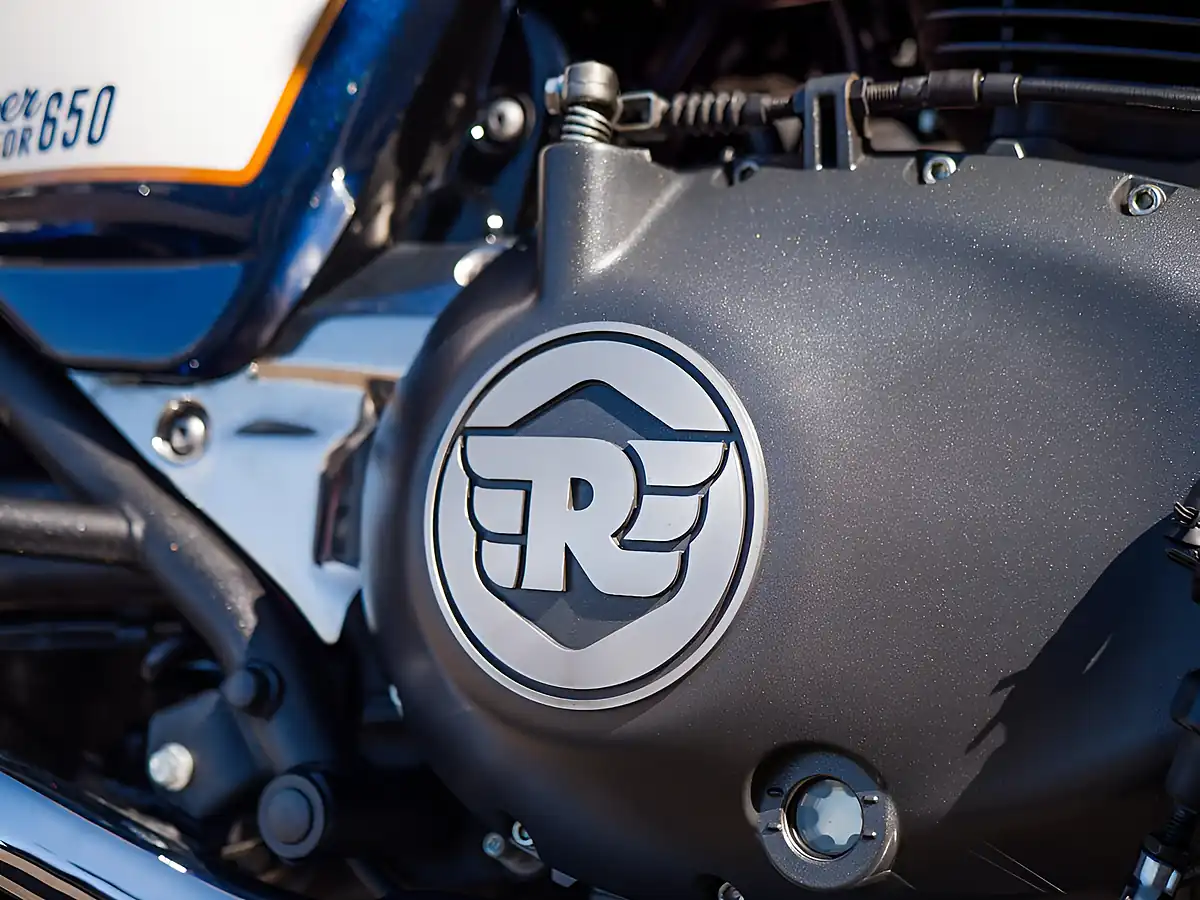 Used 2023 Royal Enfield Super Meteor 650 Blue and White - Interior and Exterior details 12
