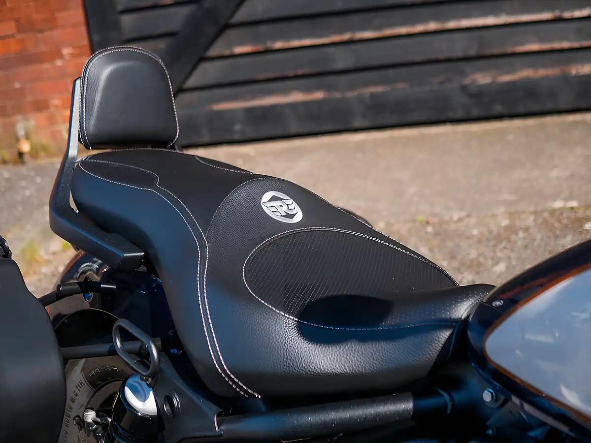 Used 2023 Royal Enfield Super Meteor 650 Blue and White - Interior and Exterior details 16