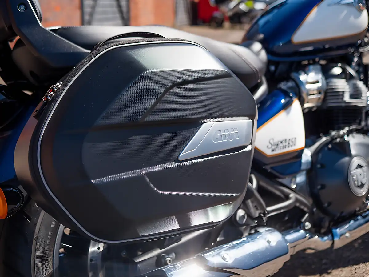 Used 2023 Royal Enfield Super Meteor 650 Blue and White - Interior and Exterior details 18