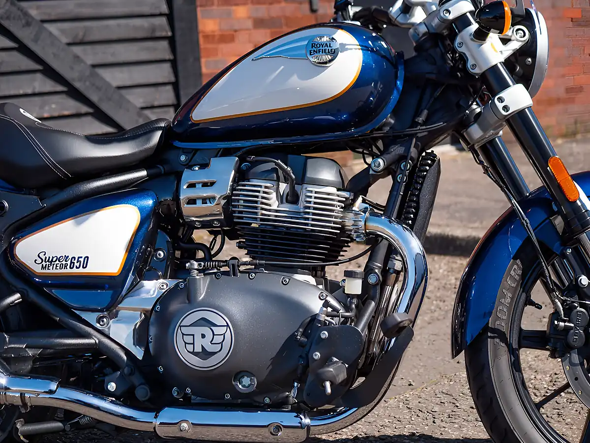 Used 2023 Royal Enfield Super Meteor 650 Blue and White - Interior and Exterior details 8