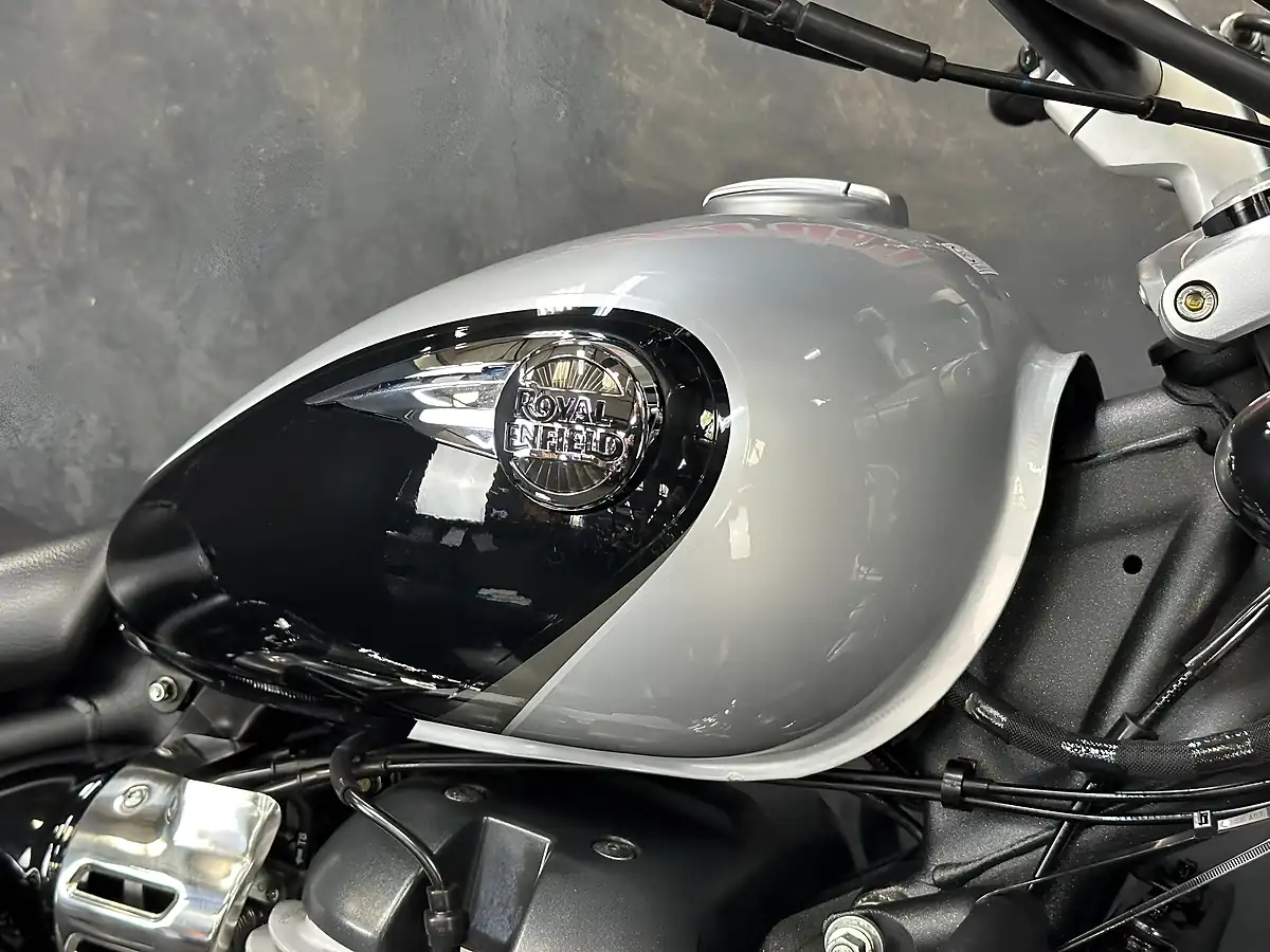 Used 2023 Royal Enfield Super Meteor 650 Classic Grey - Interior and Exterior details 12