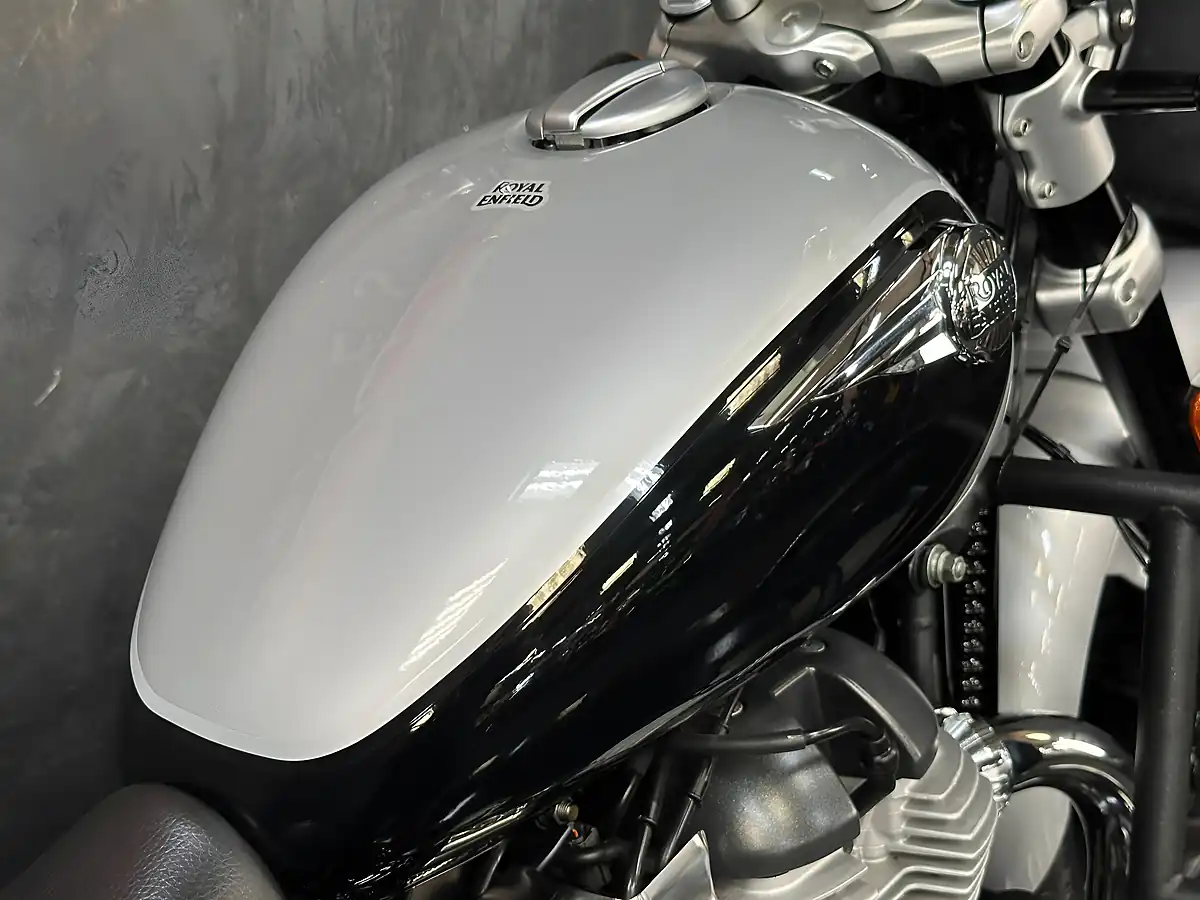 Used 2023 Royal Enfield Super Meteor 650 Classic Grey - Interior and Exterior details 14
