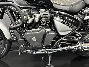 Used 2023 Royal Enfield Super Meteor 650 Classic Grey - Interior and Exterior details 18