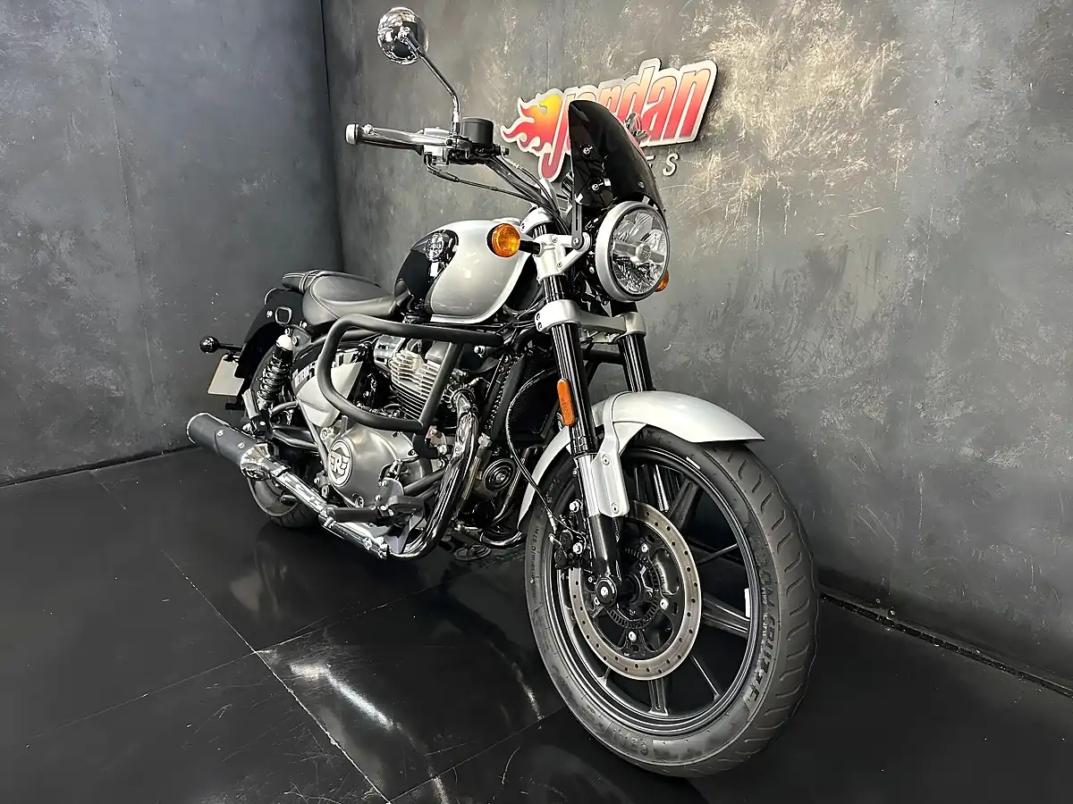 Used 2023 Royal Enfield Super Meteor 650 Classic Grey - Interior and Exterior details 4