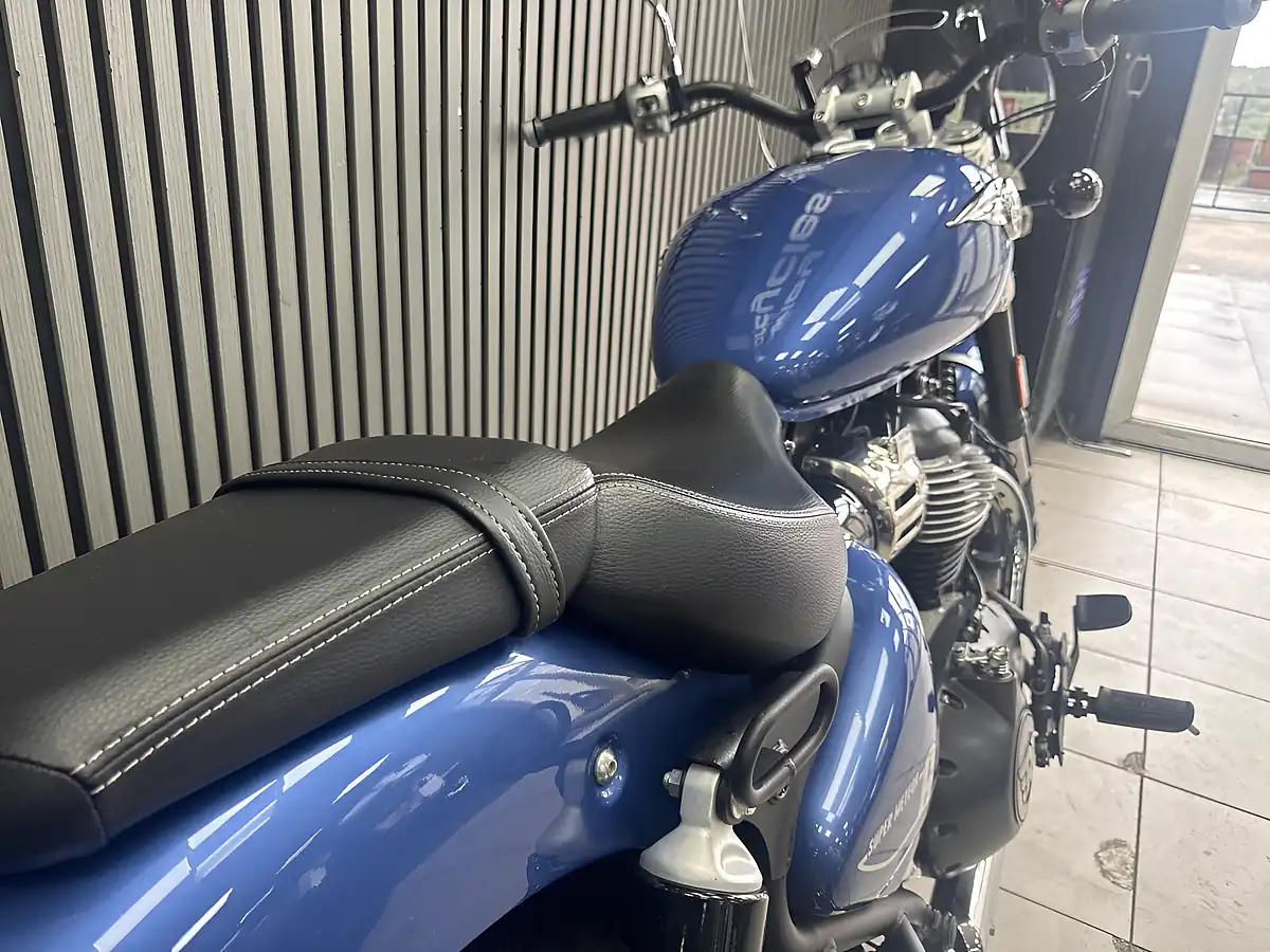Used 2023 Royal Enfield Super Meteor Blue - Interior and Exterior details 11