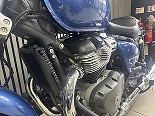 Used 2023 Royal Enfield Super Meteor Blue - Interior and Exterior details 17