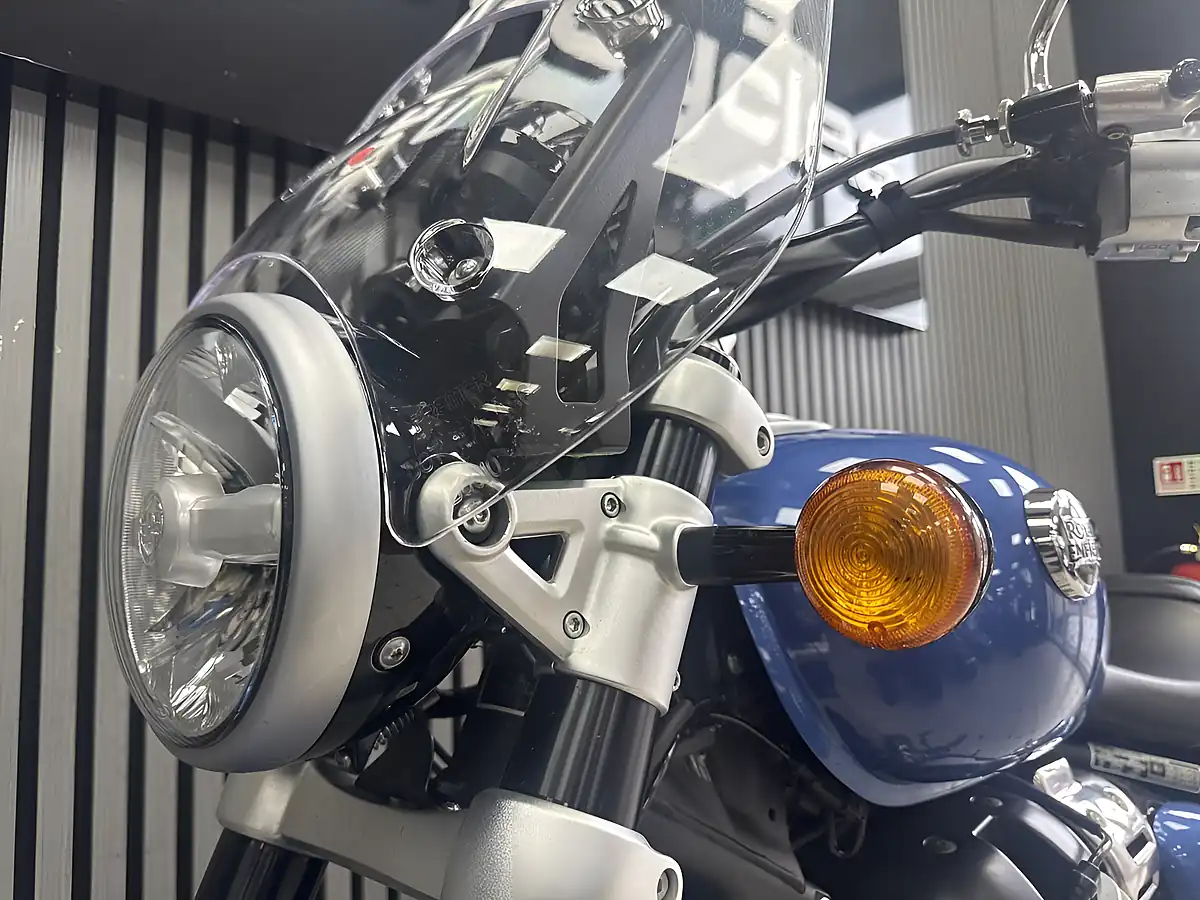 Used 2023 Royal Enfield Super Meteor Blue - Interior and Exterior details 18