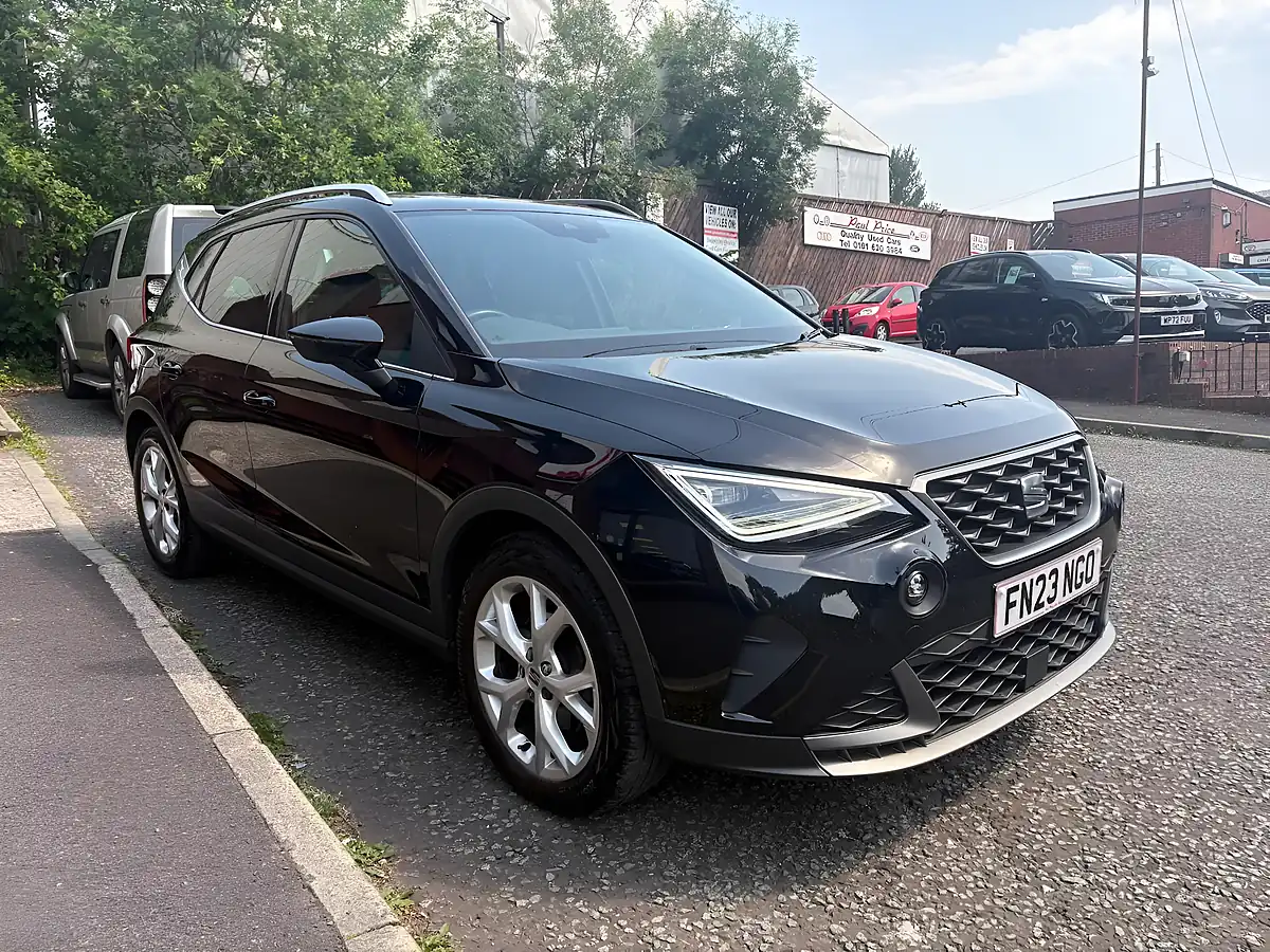 Used 2023 SEAT Arona Fr Black - Front View