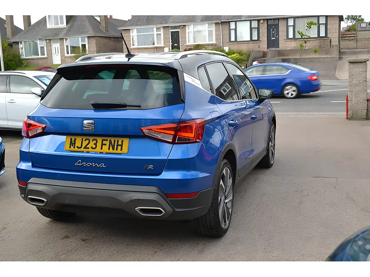 Used 2023 SEAT Arona Fr Edition Blue - Interior and Exterior details 11