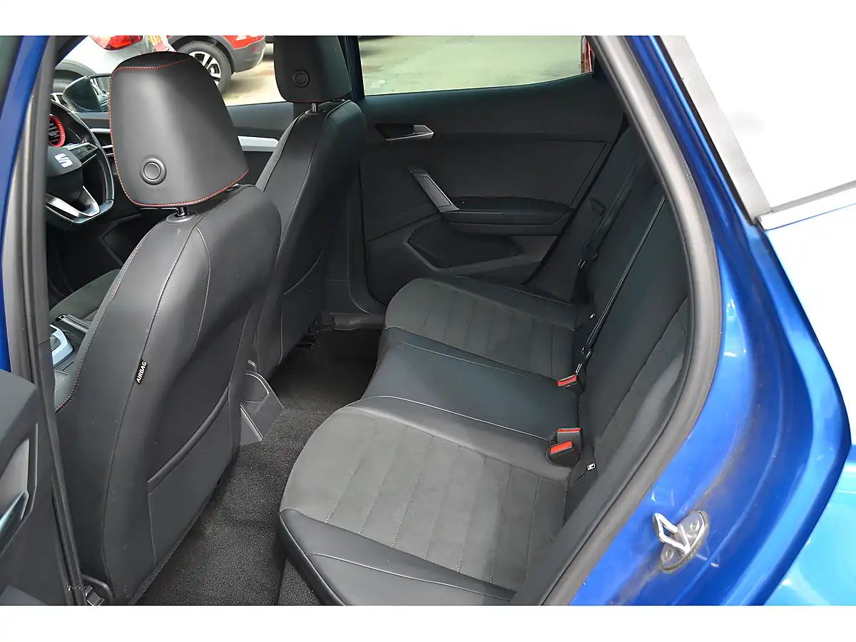 Used 2023 SEAT Arona Fr Edition Blue - Interior and Exterior details 17