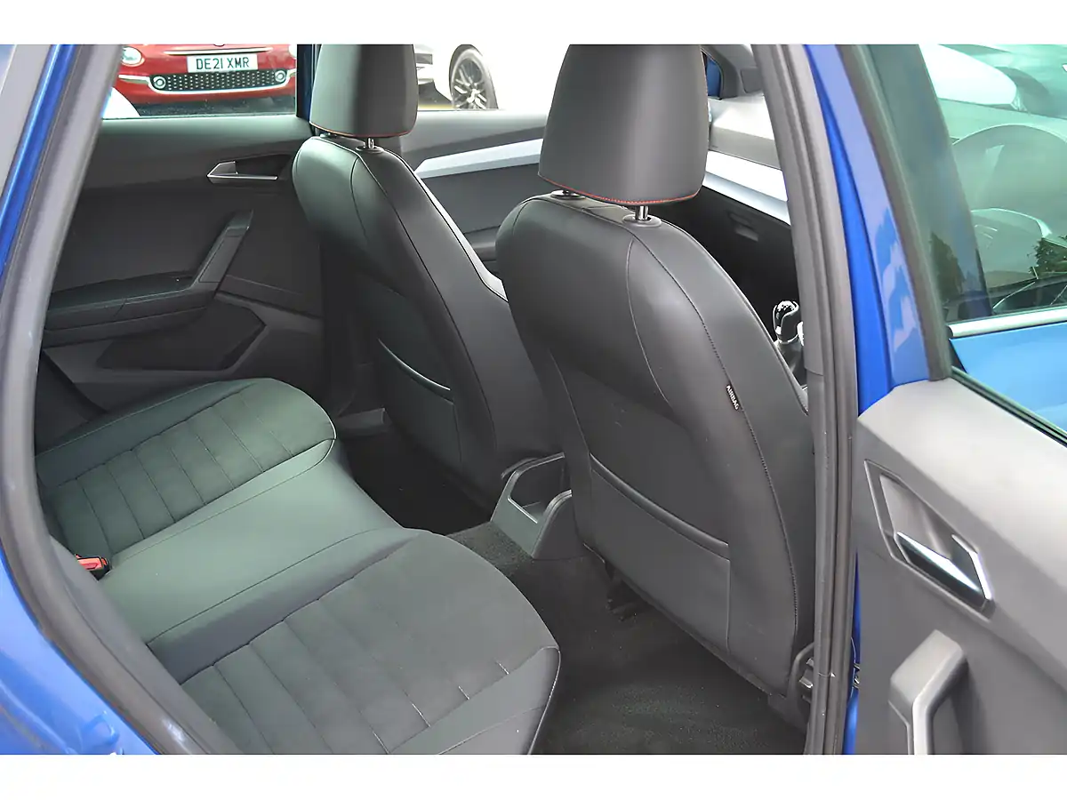Used 2023 SEAT Arona Fr Edition Blue - Interior and Exterior details 20