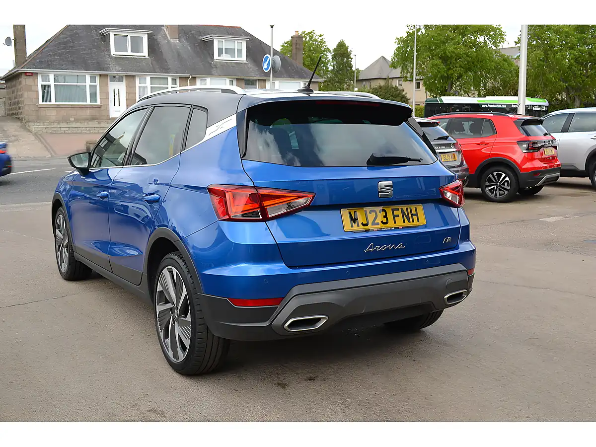 Used 2023 SEAT Arona Fr Edition Blue - Interior and Exterior details 9