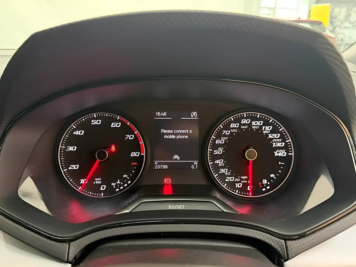 Used 2023 SEAT Arona Fr Edition Blue - Interior and Exterior details 17