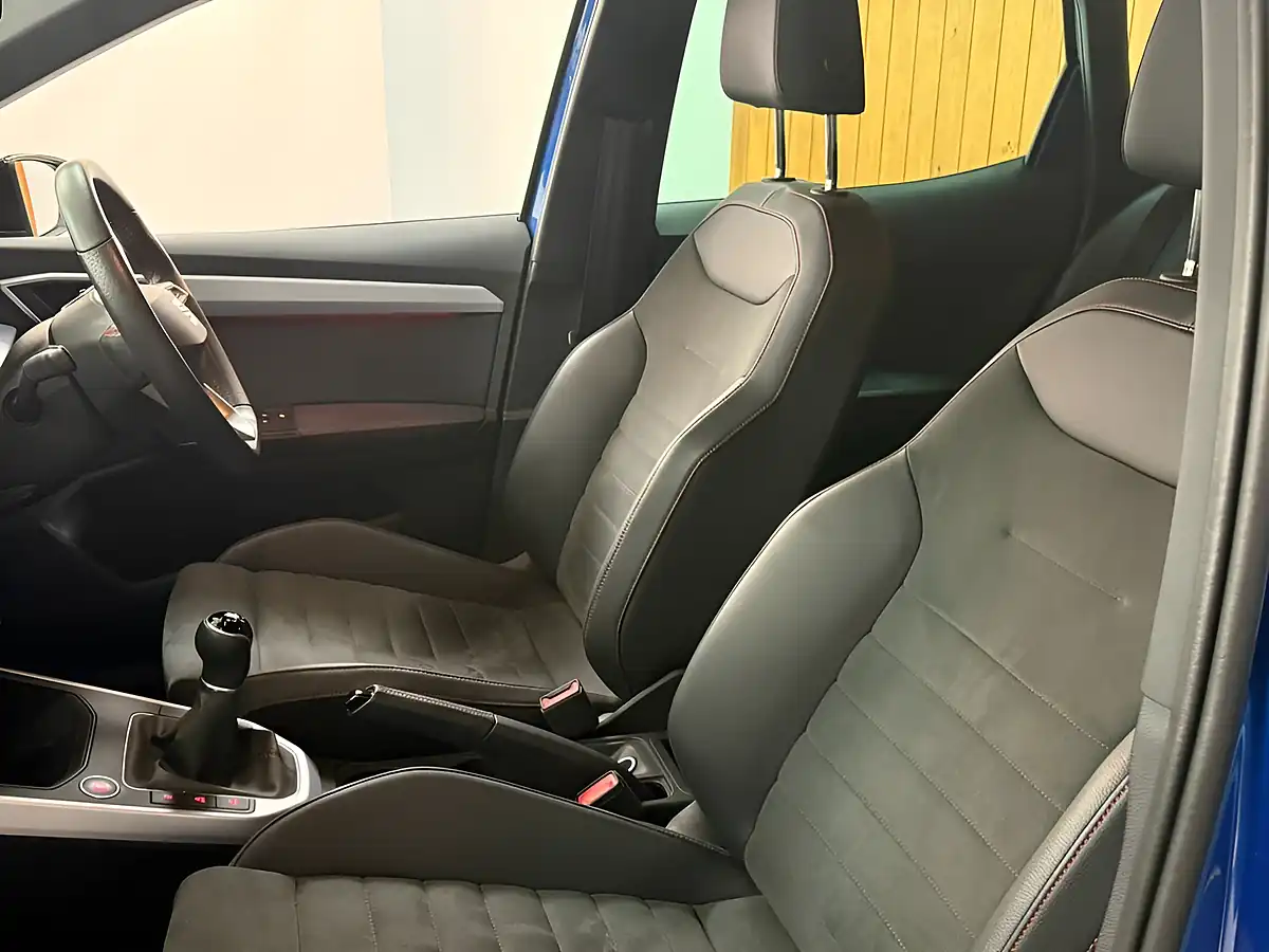 Used 2023 SEAT Arona Fr Edition Blue - Interior and Exterior details 4