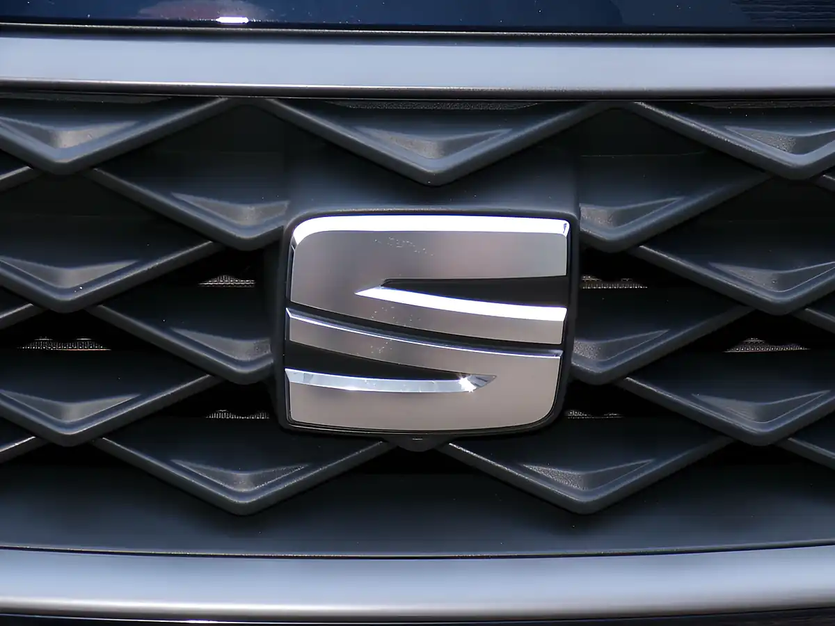 Used 2023 SEAT Arona Fr Edition Blue - Interior and Exterior details 11