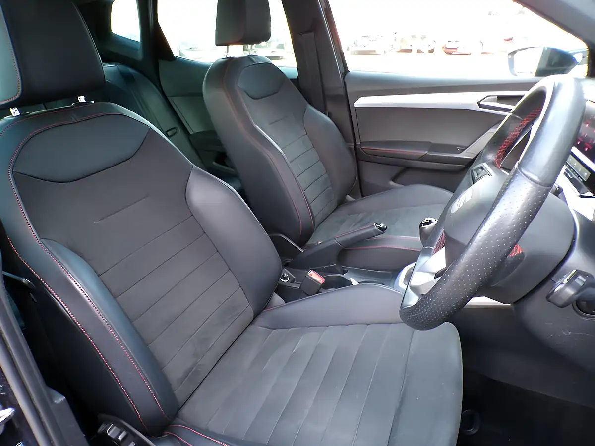 Used 2023 SEAT Arona Fr Edition Blue - Interior and Exterior details 13