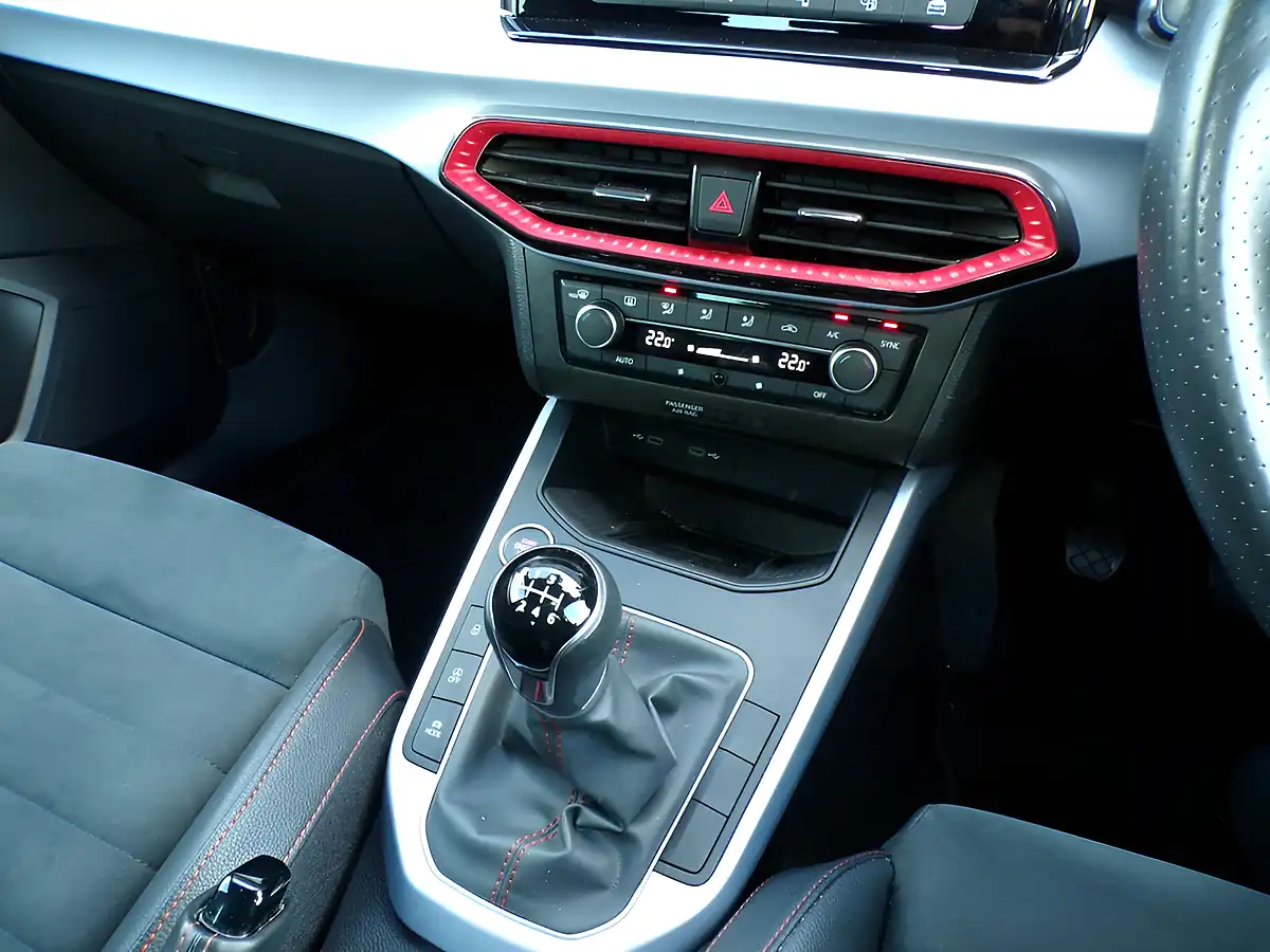 Used 2023 SEAT Arona Fr Edition Blue - Interior and Exterior details 15