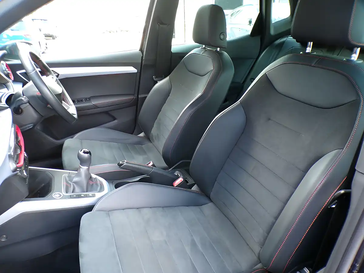 Used 2023 SEAT Arona Fr Edition Blue - Interior and Exterior details 17