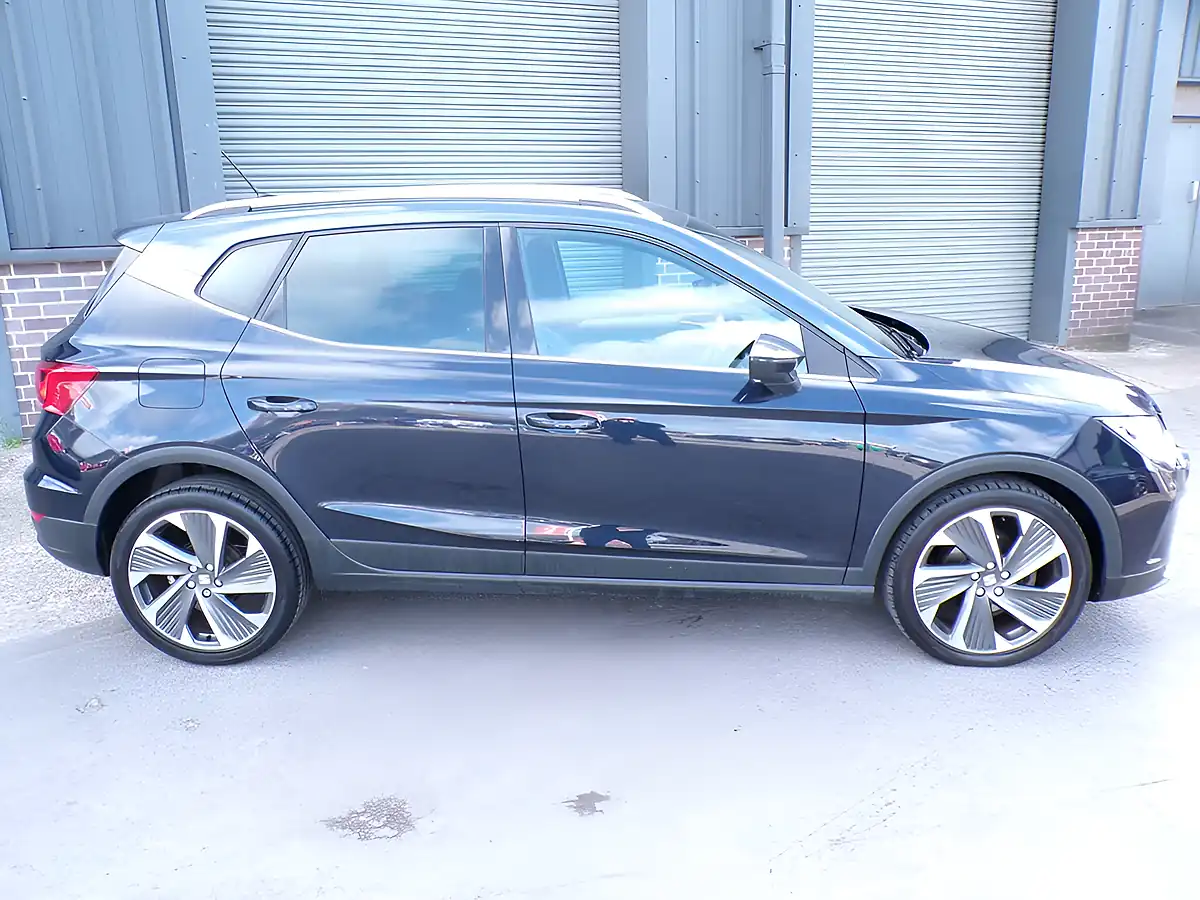 Used 2023 SEAT Arona Fr Edition Blue - Interior and Exterior details 5