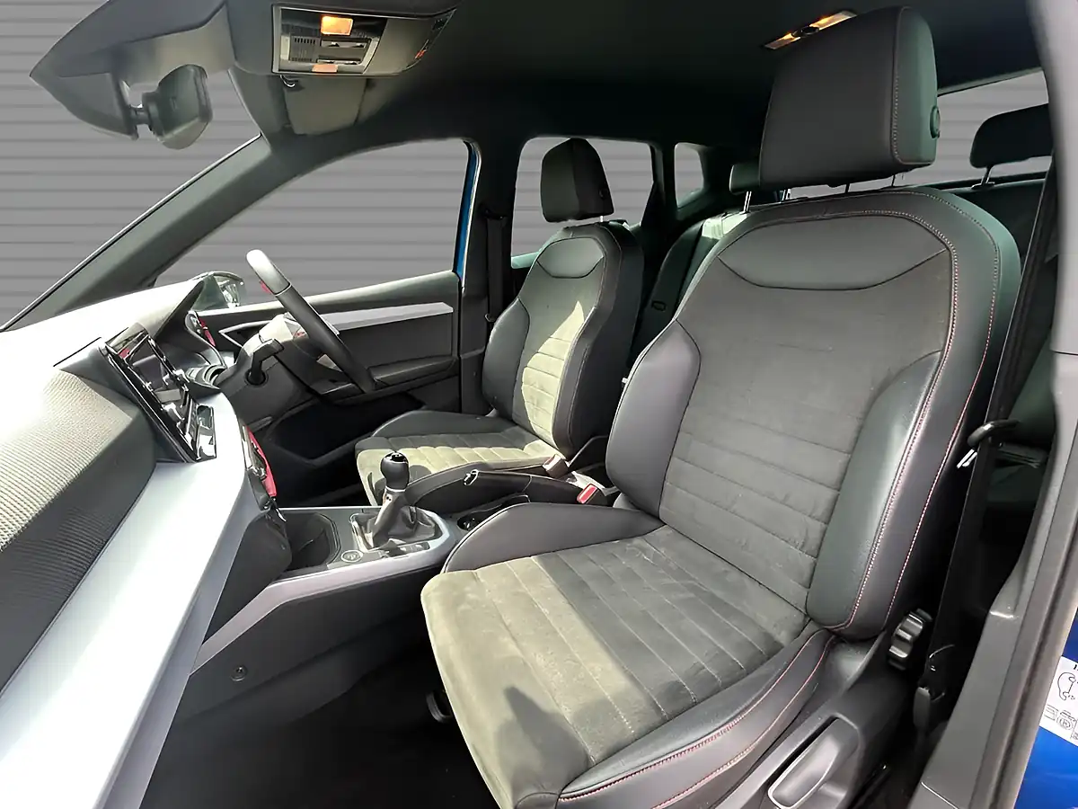 Used 2023 SEAT Arona Fr Edition Metallic Blue - Interior and Exterior details 12
