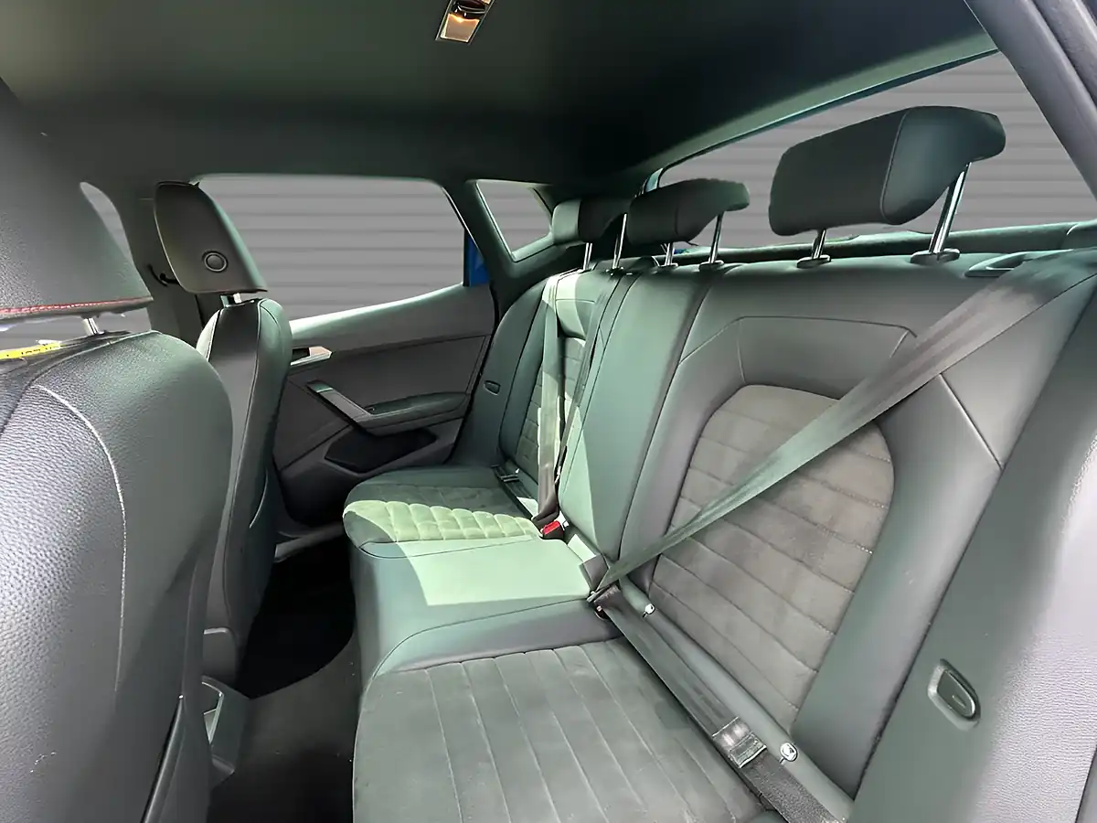 Used 2023 SEAT Arona Fr Edition Metallic Blue - Interior and Exterior details 13