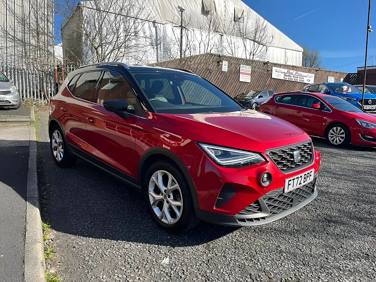 Used 2023 SEAT Arona Fr Red - Front View