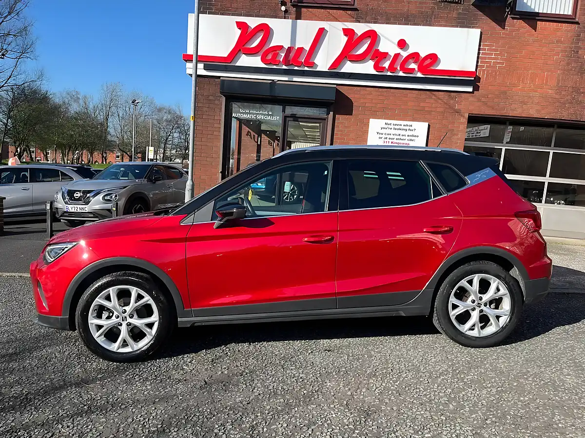 Used 2023 SEAT Arona Fr Red - Interior and Exterior details 5