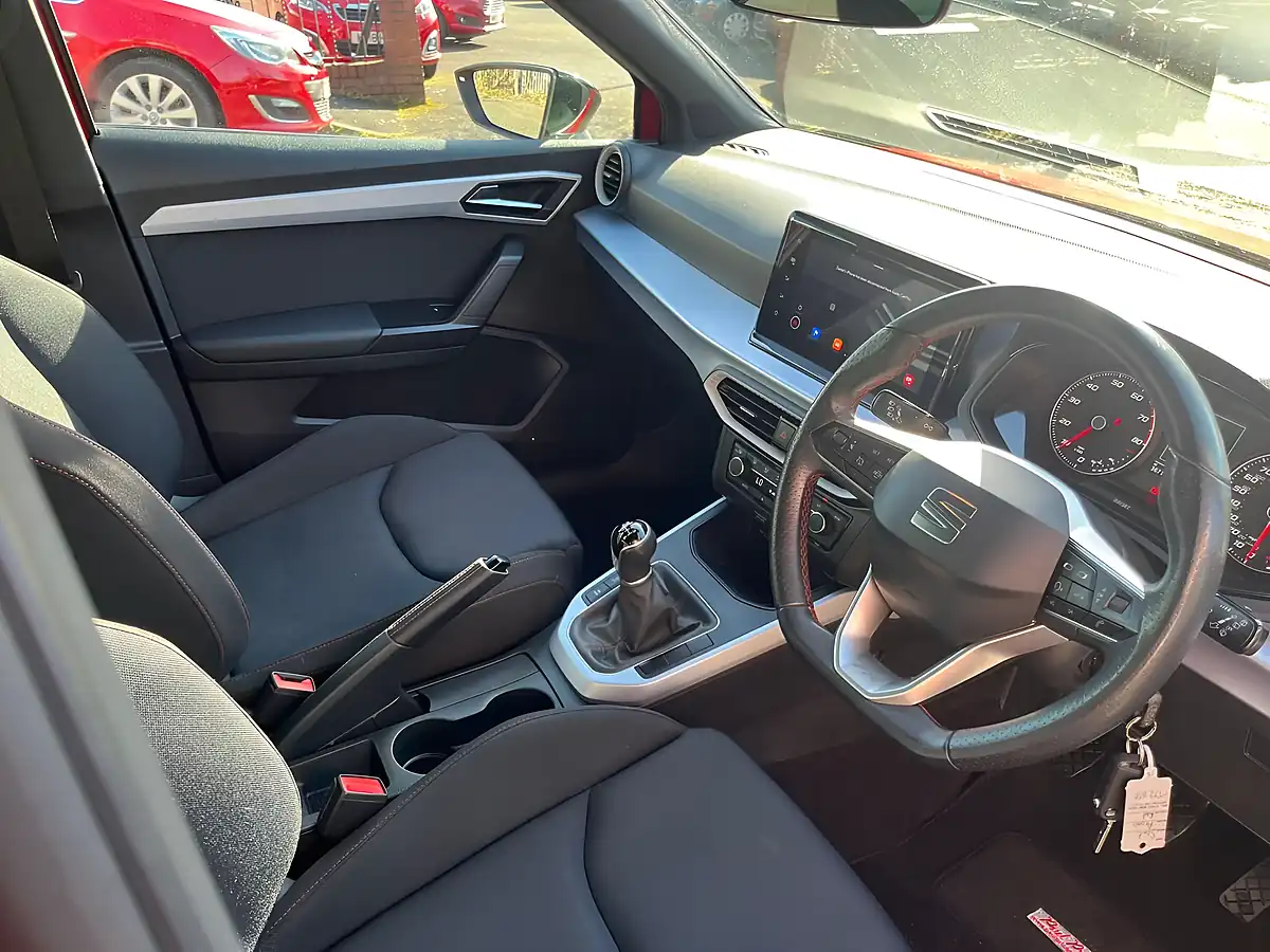 Used 2023 SEAT Arona Fr Red - Interior and Exterior details 7