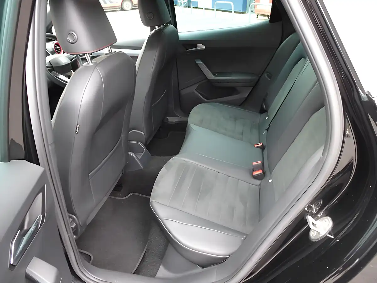 Used 2023 SEAT Arona Fr Sport Midnight Black - Interior and Exterior details 16