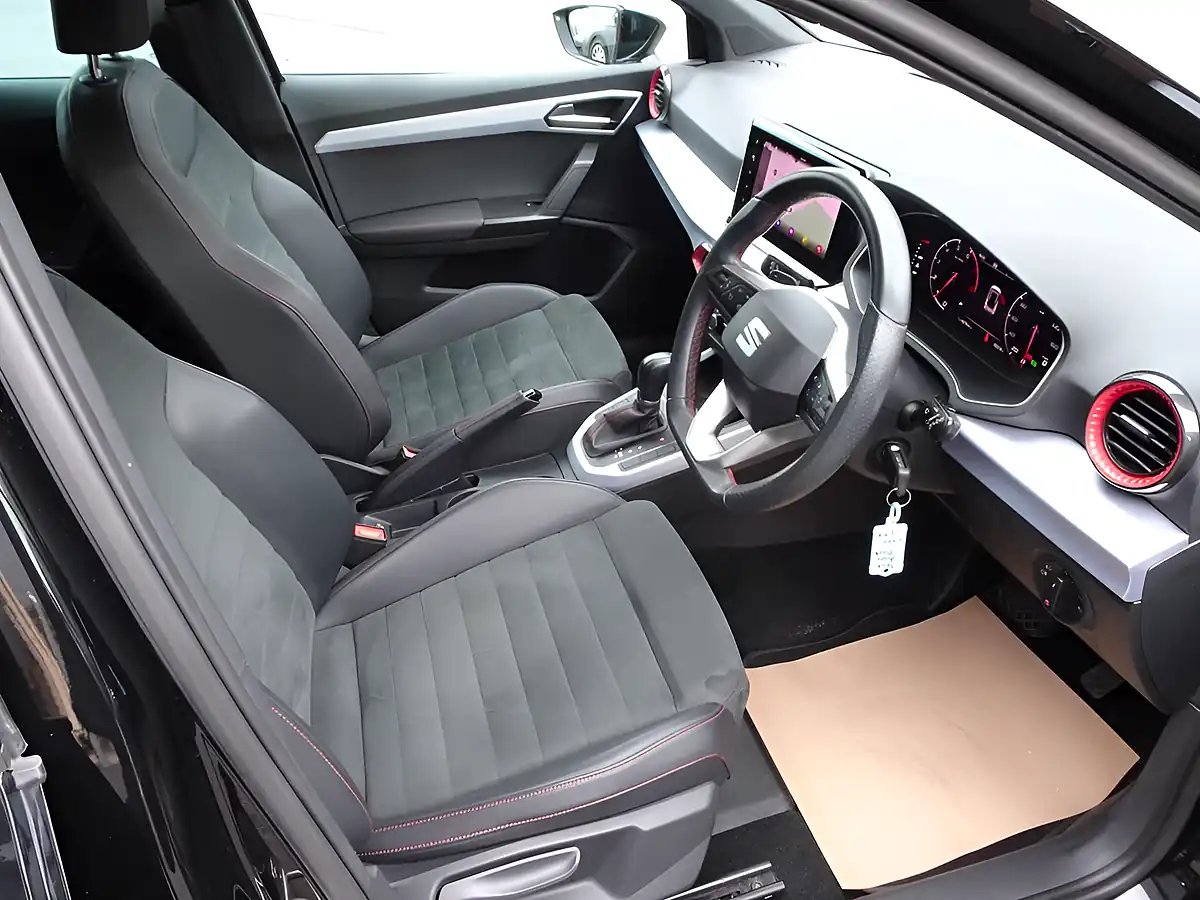 Used 2023 SEAT Arona Fr Sport Midnight Black - Interior and Exterior details 9