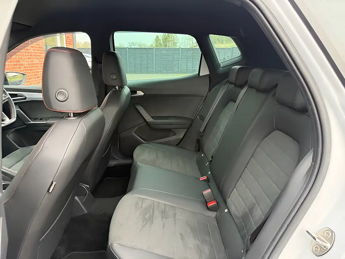 Used 2023 SEAT Arona Fr Sport White - Interior and Exterior details 14