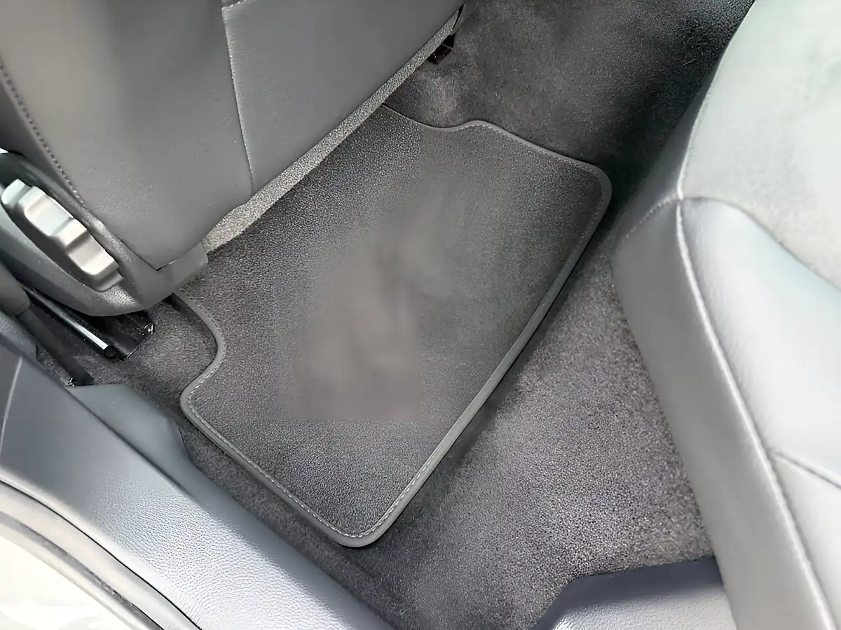 Used 2023 SEAT Arona Fr Sport White - Interior and Exterior details 16