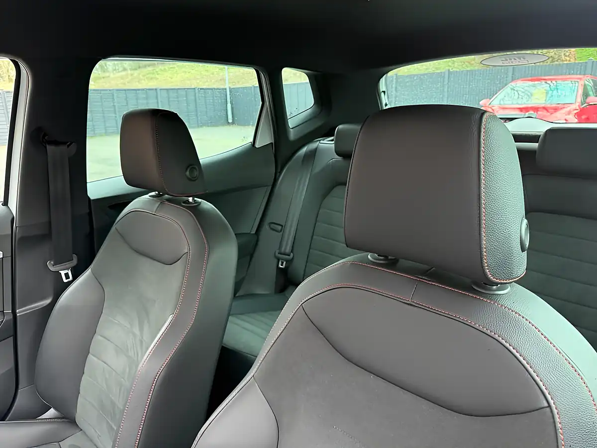 Used 2023 SEAT Arona Fr Sport White - Interior and Exterior details 19