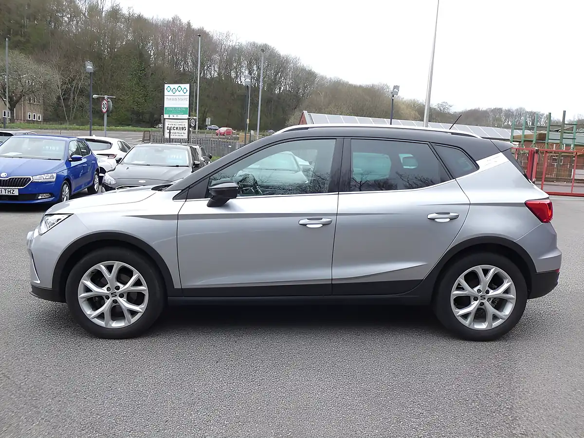 Used 2023 SEAT Arona Fr Urban Silver Metallic - Interior and Exterior details 11